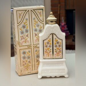 🦖 3 FOR $25 AVON ARMOIRE DECANTER FIELD FLOWERS FOAMING BATH OIL 5oz NEW IN BOX